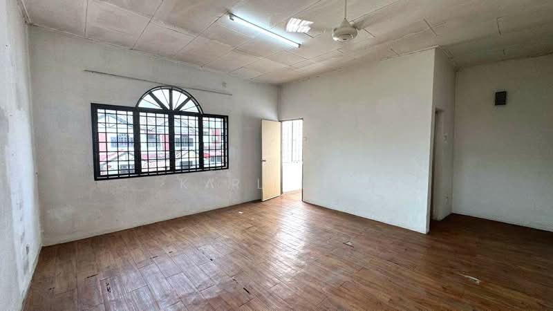2-storey Terraced House for Sale in Taman Sri Putri (Skudai) - Karl Lim - Living Room - PropertyGuru.com.my