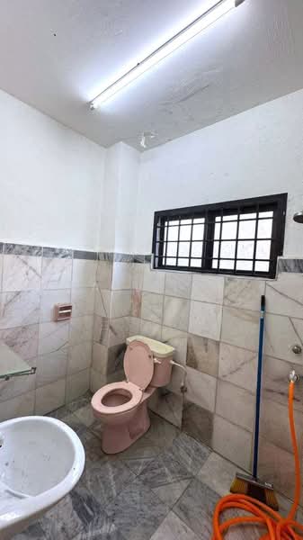 2-storey Terraced House for Sale in Taman Sri Putri (Skudai) - Karl Lim - Bathroom - PropertyGuru.com.my