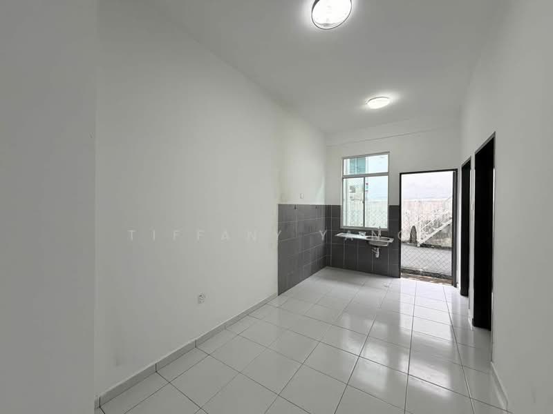 2-storey Terraced House for Sale in Taman Scientex Rawang (Rawang) - Tiffany Yang - Kitchen - PropertyGuru.com.my