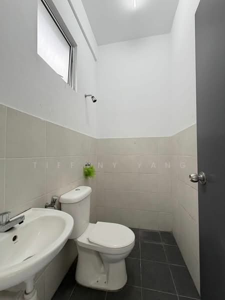 2-storey Terraced House for Sale in Taman Scientex Rawang (Rawang) - Tiffany Yang - Bathroom - PropertyGuru.com.my
