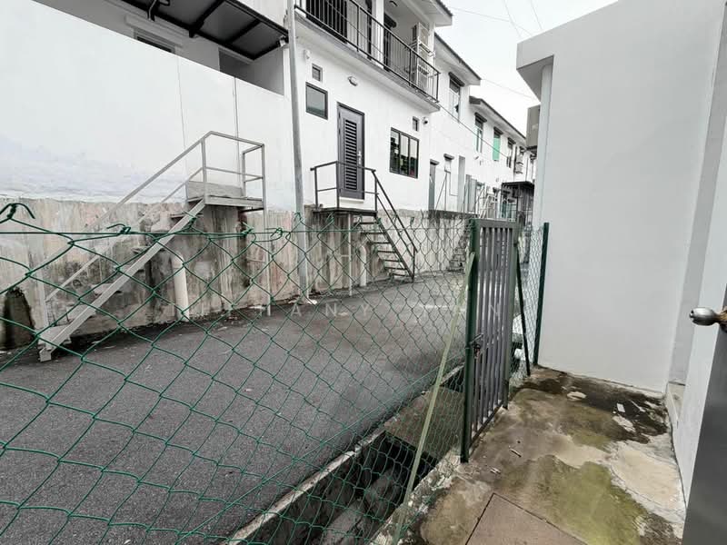2-storey Terraced House for Sale in Taman Scientex Rawang (Rawang) - Tiffany Yang - Backyard - PropertyGuru.com.my