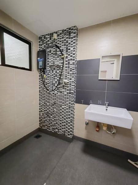 Kondominium untuk Disewa di Ujana Executive Apartment - Joyce Tan - Bathroom - PropertyGuru.com.my
