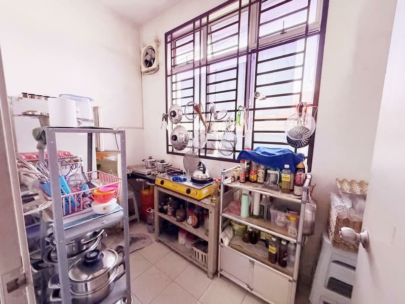 2.5-storey Terraced House for Sale in Taman Setia Indah (Tebrau) - Hayden Chong - Kitchen - PropertyGuru.com.my