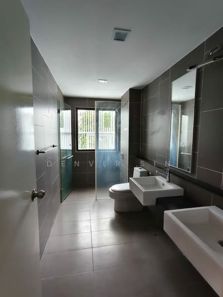 Rumah Teres 2 Tingkat untuk Dijual di Jade Hills (Kajang) - Denver Sin - Bathroom - PropertyGuru.com.my