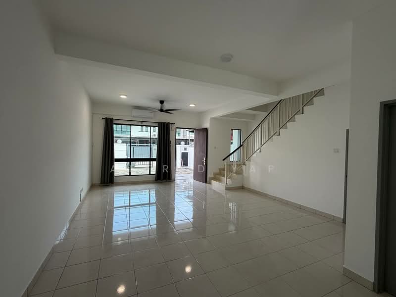 2-storey Terraced House for Rent in Johor Bahru (Johor) - Alfred Yap - Living Room - PropertyGuru.com.my