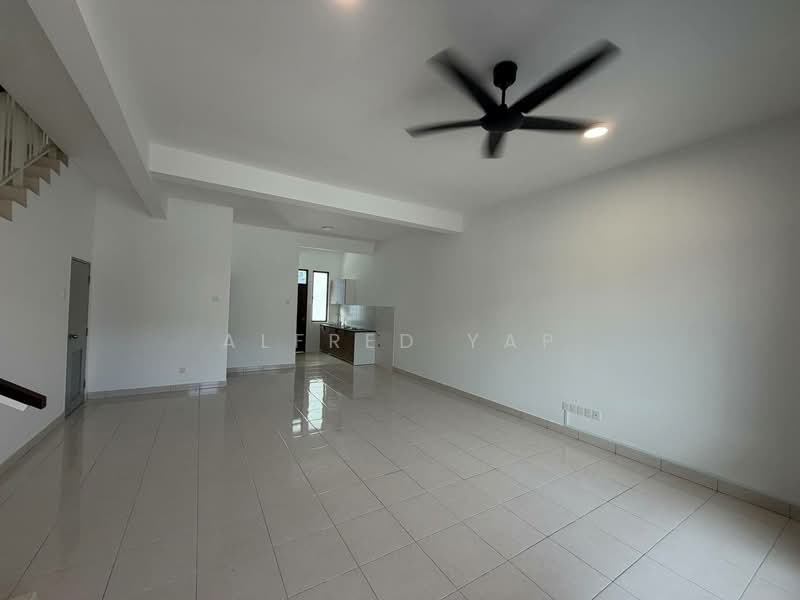 2-storey Terraced House for Rent in Johor Bahru (Johor) - Alfred Yap - Living Room - PropertyGuru.com.my