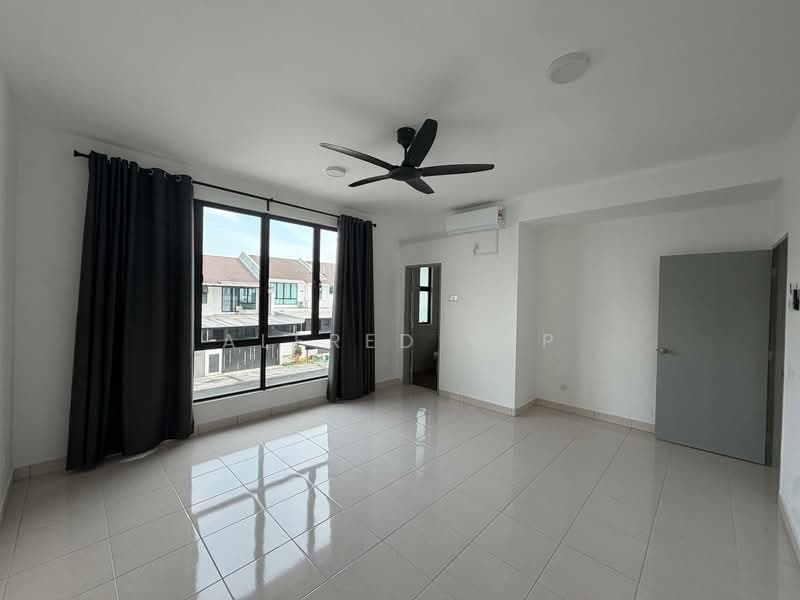 2-storey Terraced House for Rent in Johor Bahru (Johor) - Alfred Yap - Living Room - PropertyGuru.com.my