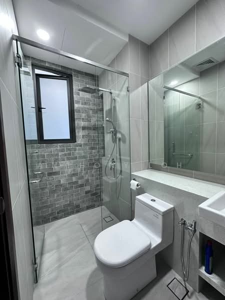 Condominium for Rent at Queens Residences Q2 @ Queens Waterfront - Anthony Loh - Bathroom 1 - PropertyGuru.com.my