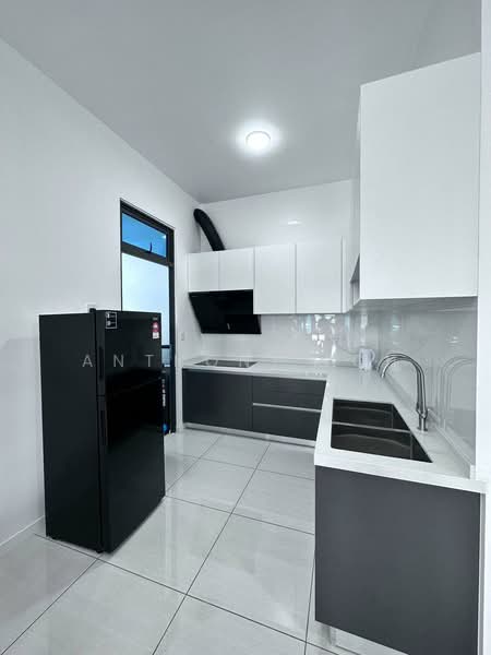 Condominium for Rent at Queens Residences Q2 @ Queens Waterfront - Anthony Loh - Kitchen - PropertyGuru.com.my