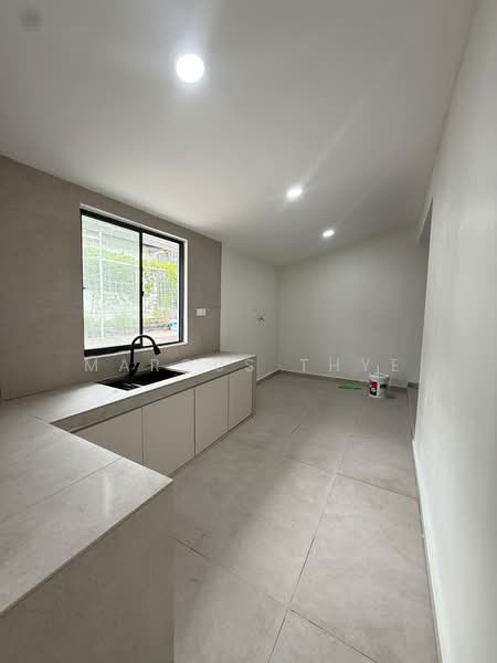 1-storey Terraced House for Sale in Taman Ungku Tun Aminah (Skudai) - Marcus Thye - Kitchen - PropertyGuru.com.my