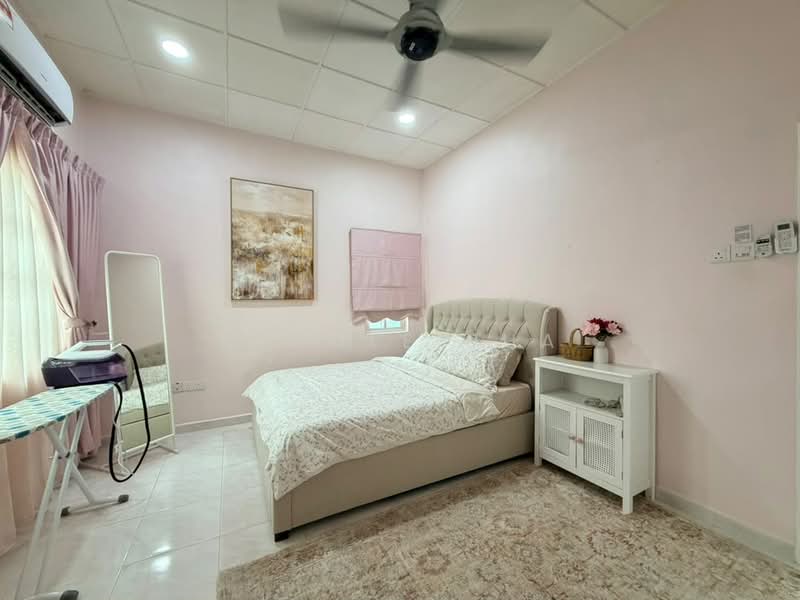 2-storey Terraced House for Sale in Mutiara Rini (Skudai) - Nicole Pua - Bedroom - PropertyGuru.com.my