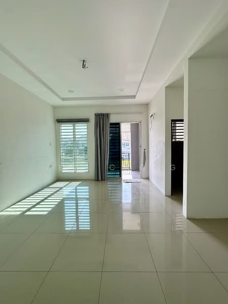 Rumah Teres 2 Tingkat untuk Dijual di Bandar Lahat Baru (Lahat) - Levi Chong - Living Room - PropertyGuru.com.my