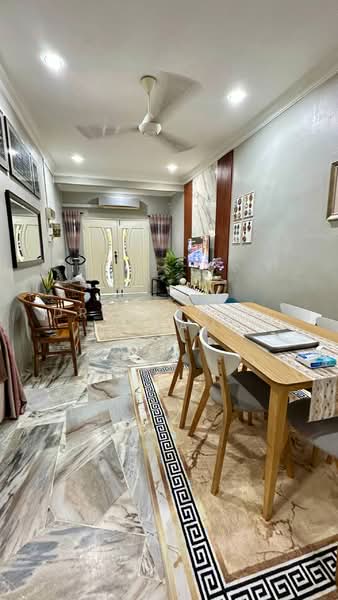 Rumah Teres 1 Tingkat untuk Dijual di Taman Sijangkang Jaya (Telok Panglima Garang) - Dr Shahril Nizam - Living Room - PropertyGuru.com.my