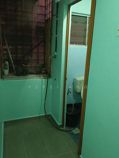 Pangsapuri untuk Disewa di Taman Pendamar Indah 1 - Pepsi Ang - Bathroom - PropertyGuru.com.my