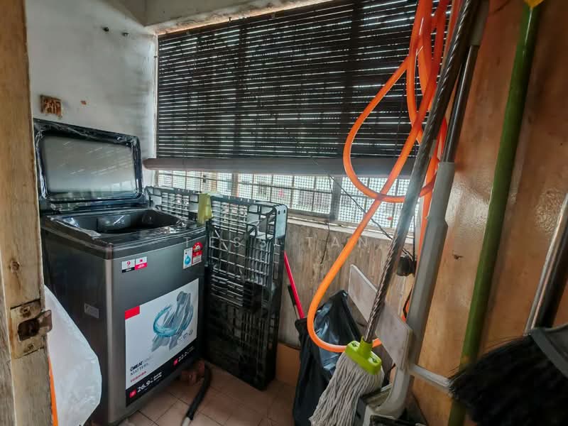 Pangsapuri untuk Dijual di Sri Intan 1 - Tess Tan - Balcony - PropertyGuru.com.my