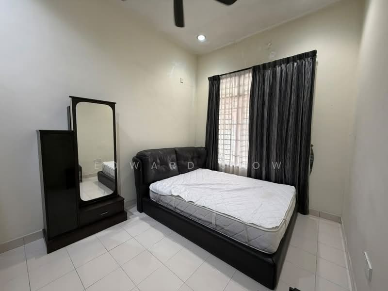 Rumah Teres 1-Tingkat untuk Disewa di Taman Mutiara Rini (Skudai) - Edward Siow - Bedroom - PropertyGuru.com.my