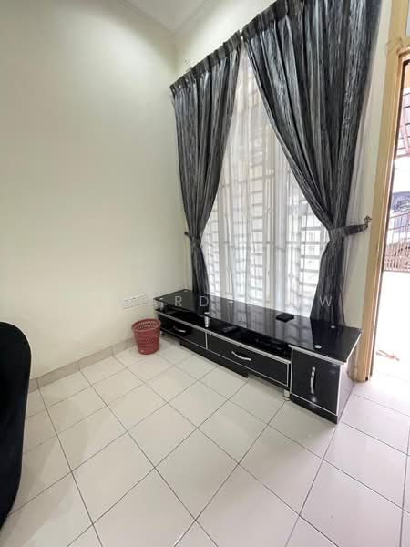 Rumah Teres 1-Tingkat untuk Disewa di Taman Mutiara Rini (Skudai) - Edward Siow - Living Room - PropertyGuru.com.my