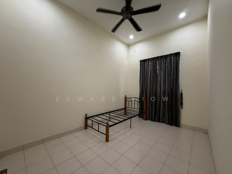 Rumah Teres 1-Tingkat untuk Disewa di Taman Mutiara Rini (Skudai) - Edward Siow - Bedroom - PropertyGuru.com.my