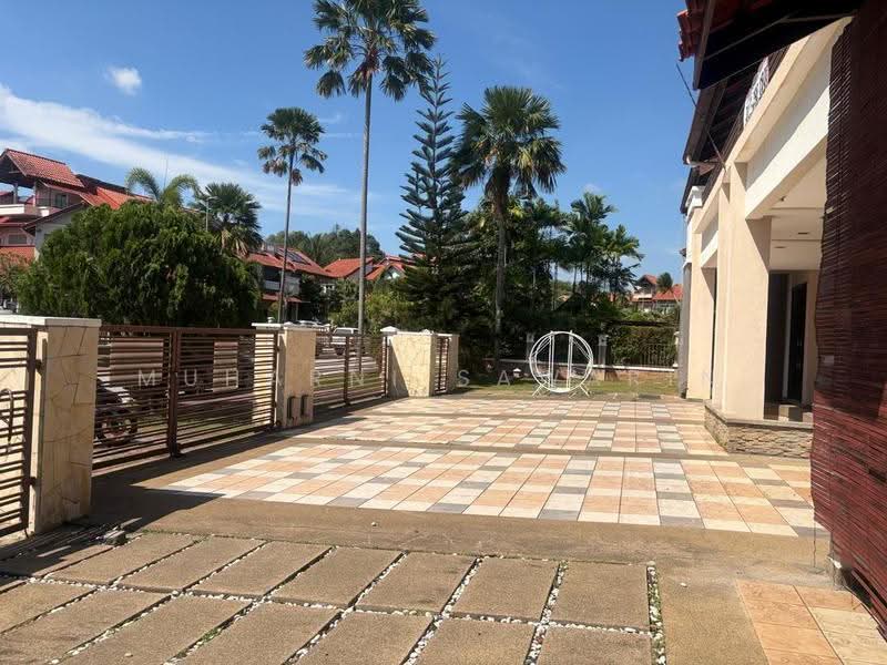 Rumah Berkembar untuk Dijual di Bukit Jelutong (Shah Alam) - muharni sawarin - Exterior - PropertyGuru.com.my