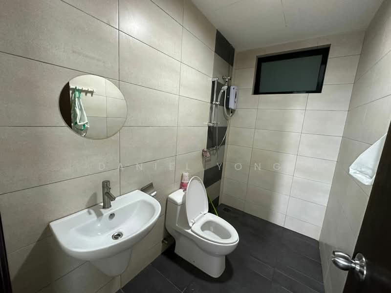 Service Residence for Sale at Molek Regency - Daniel Yong - Bathroom - PropertyGuru.com.my