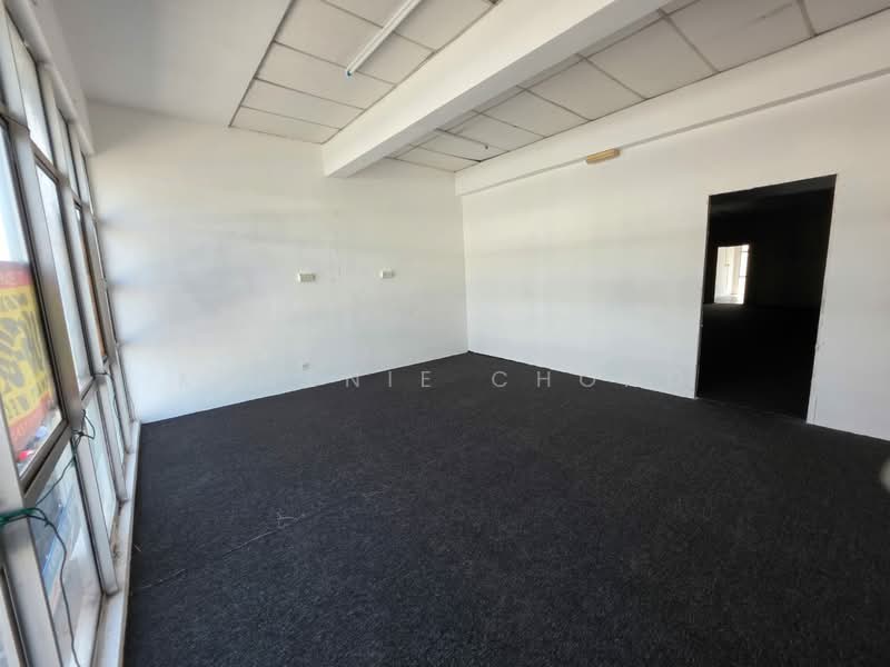 Shop for Rent in Taman Puncak Jalil (Seri Kembangan) - Kweenie Chong - Interior - PropertyGuru.com.my