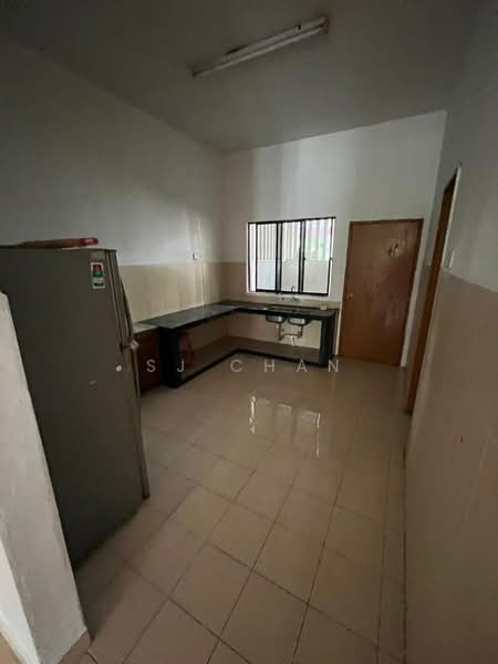 Rumah Teres 2 Tingkat untuk Disewa di Bandar Indahpura (Kulai) - SJ CHAN - Kitchen - PropertyGuru.com.my