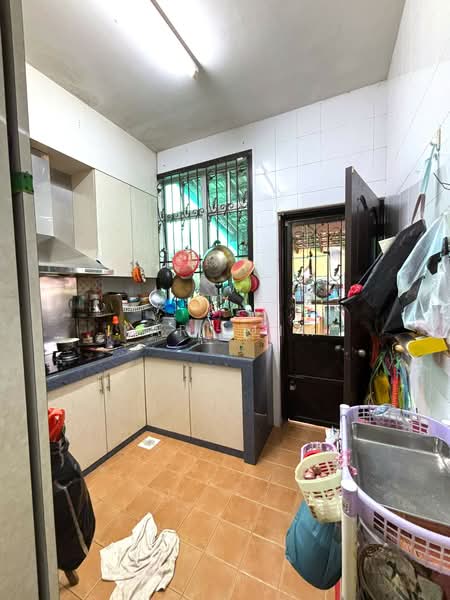 Rumah Teres 2-Tingkat untuk Dijual di Taman Setia Indah (Tebrau) - Karl Lim - Kitchen - PropertyGuru.com.my