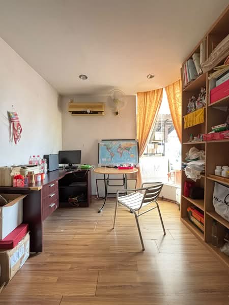 Rumah Teres 2-Tingkat untuk Dijual di Taman Setia Indah (Tebrau) - Karl Lim - Study - PropertyGuru.com.my