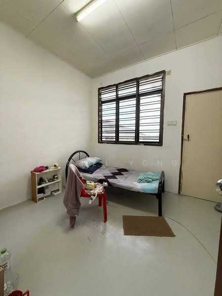 Rumah Teres 2 Tingkat untuk Dijual di Taman Megah Ria (Masai) - Daniel Yong - Bedroom - PropertyGuru.com.my
