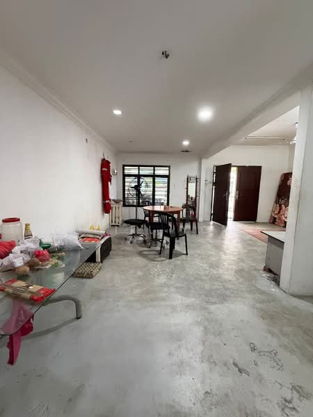 Rumah Teres 2 Tingkat untuk Dijual di Taman Megah Ria (Masai) - Daniel Yong - Living Room - PropertyGuru.com.my