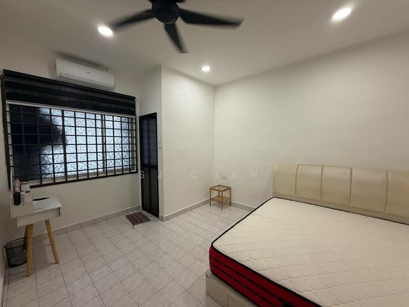 Semi-Detached House for Rent in Taman Megah Ria (Masai) - SJ CHAN - Bedroom - PropertyGuru.com.my