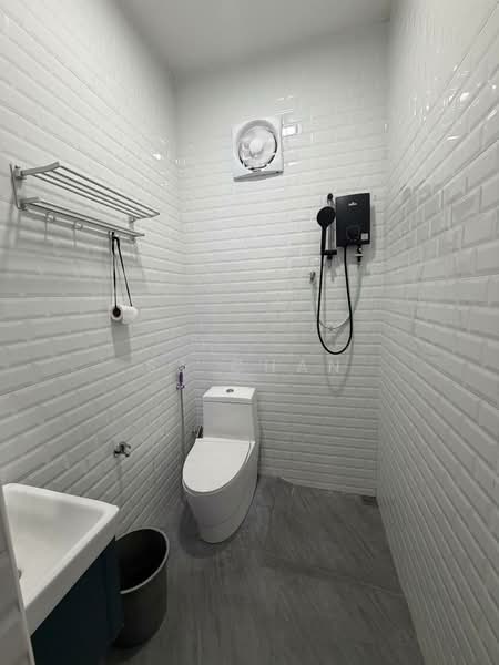 Semi-Detached House for Rent in Taman Megah Ria (Masai) - SJ CHAN - Bathroom - PropertyGuru.com.my