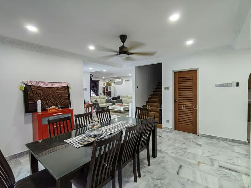 Rumah Berkembar untuk Dijual di Seksyen 9 (Shah Alam) - Salawati Busro - Dining Room - PropertyGuru.com.my