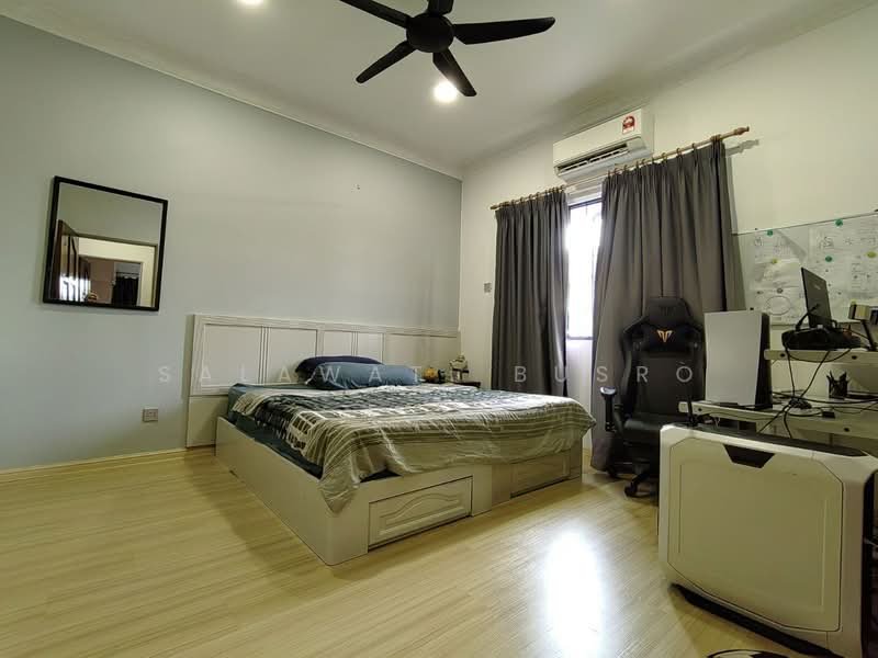 Rumah Berkembar untuk Dijual di Seksyen 9 (Shah Alam) - Salawati Busro - Bedroom - PropertyGuru.com.my
