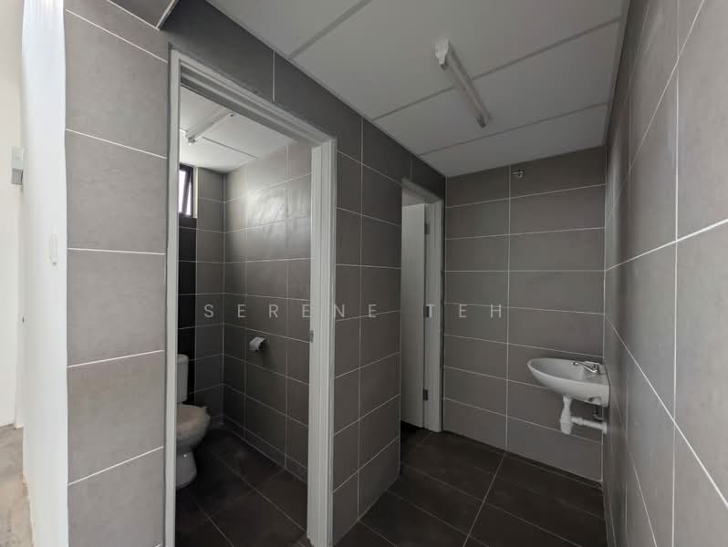Factory for Sale in Taman Lagenda Putra (Kulai) - Serene Teh - Bathroom - PropertyGuru.com.my