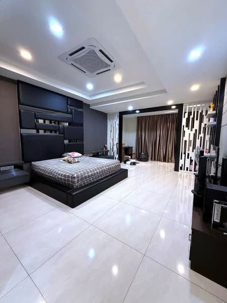 Rumah Teres 2 Tingkat untuk Dijual di Taman Megah Ria (Masai) - Karl Lim - Bedroom - PropertyGuru.com.my