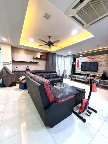 Rumah Teres 2 Tingkat untuk Dijual di Taman Megah Ria (Masai) - Karl Lim - Living Room - PropertyGuru.com.my