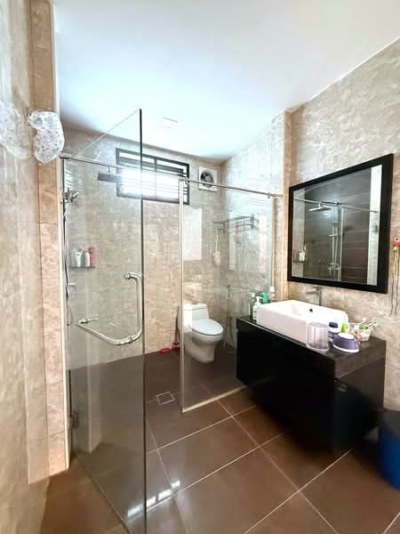 Rumah Teres 2 Tingkat untuk Dijual di Taman Megah Ria (Masai) - Karl Lim - Bathroom - PropertyGuru.com.my