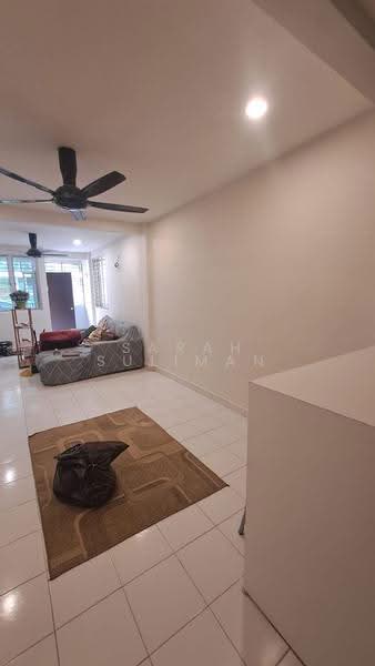 Pangsapuri untuk Disewa di Alam Budiman (Sri Budiman) - Sarah Suliman - Living Room - PropertyGuru.com.my