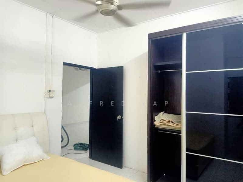 1-storey Terraced House for Rent in Taman Impian Jaya (Senai) - Alfred Yap - Bedroom - PropertyGuru.com.my