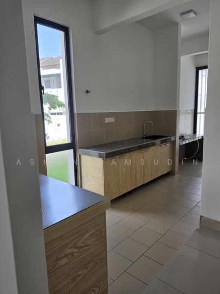 Rumah Teres 2-Tingkat untuk Disewa di Shah Alam (Selangor) - Asman Samsudin - Kitchen - PropertyGuru.com.my