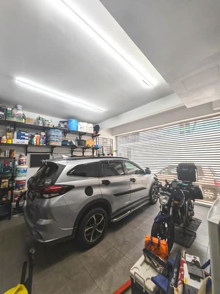 Rumah Teres 2 Tingkat untuk Dijual di Setia Tropika (Johor Bahru) - Nico Chong - Car Park - PropertyGuru.com.my