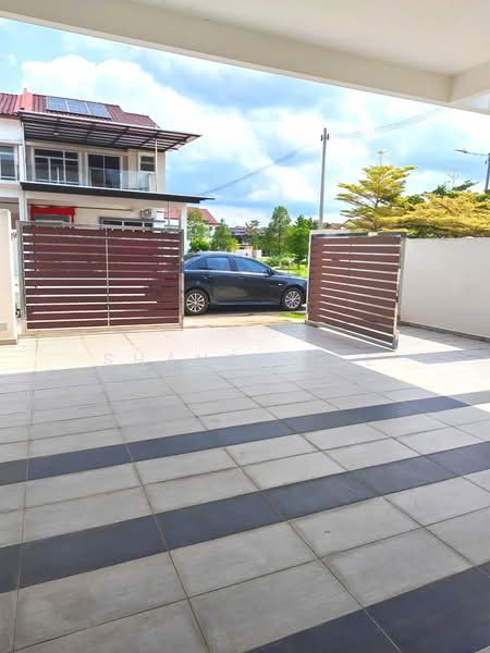 Rumah Teres 2 Tingkat untuk Dijual di Taman Kluang Perdana (Kluang) - Shanel Tee - Exterior - PropertyGuru.com.my