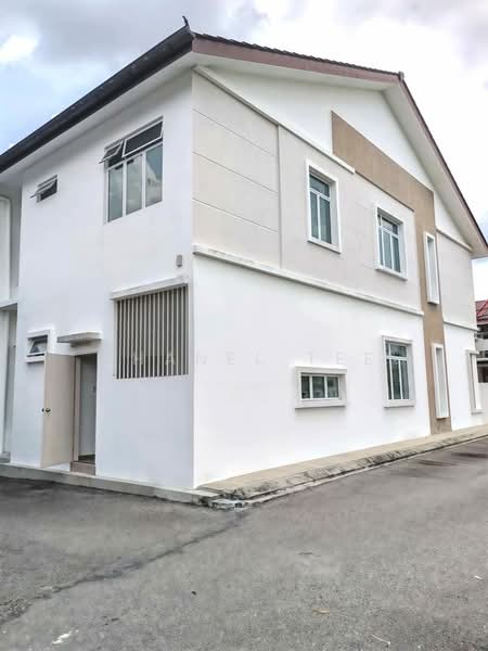 Rumah Teres 2 Tingkat untuk Dijual di Taman Kluang Perdana (Kluang) - Shanel Tee - Exterior - PropertyGuru.com.my