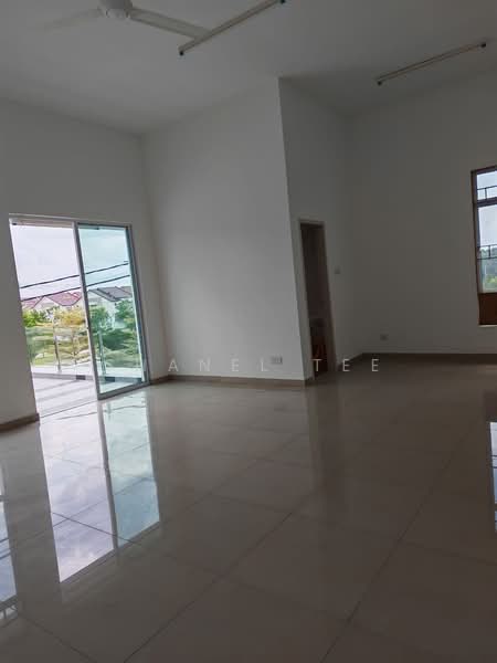 Rumah Teres 2 Tingkat untuk Dijual di Taman Kluang Perdana (Kluang) - Shanel Tee - Living Room - PropertyGuru.com.my