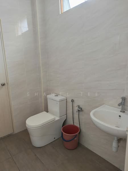 Rumah Teres 2 Tingkat untuk Dijual di Taman Kluang Perdana (Kluang) - Shanel Tee - Bathroom - PropertyGuru.com.my