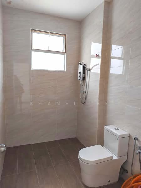 Rumah Teres 2 Tingkat untuk Dijual di Taman Kluang Perdana (Kluang) - Shanel Tee - Bathroom - PropertyGuru.com.my