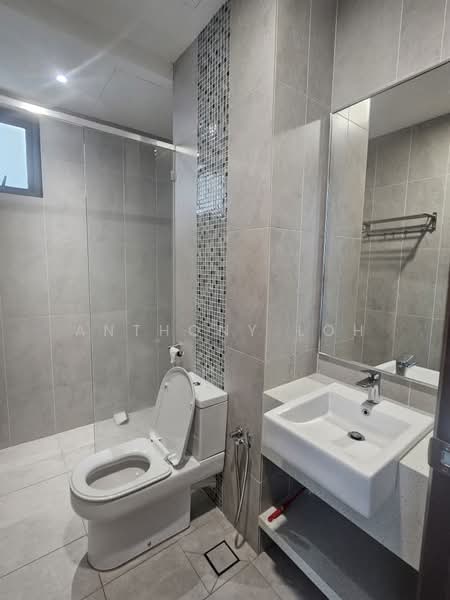 Condominium for Sale at Queens Residences Q2 @ Queens Waterfront - Anthony Loh - Bathroom - PropertyGuru.com.my