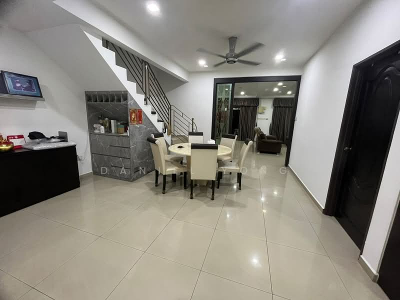 Semi-Detached House for Sale in Taman Johor (Tampoi) - Daniel Yong - Interior - PropertyGuru.com.my