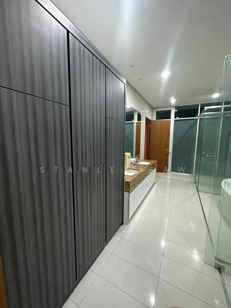 Condominium for Sale at 8 Gurney (The Shore Condominium) - Stanley Saw - Bathroom - PropertyGuru.com.my